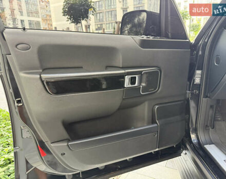 Чорний Ленд Ровер Рендж Ровер, об'ємом двигуна 5 л та пробігом 250 тис. км за 12500 $, фото 23 на Automoto.ua
