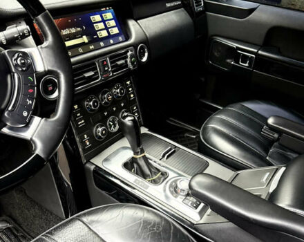 Черный Ленд Ровер Рендж Ровер, объемом двигателя 5 л и пробегом 294 тыс. км за 17000 $, фото 13 на Automoto.ua