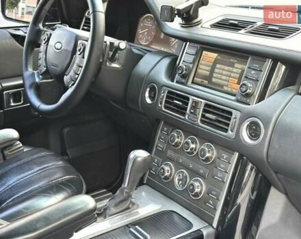 Чорний Ленд Ровер Рендж Ровер, об'ємом двигуна 5 л та пробігом 195 тис. км за 21000 $, фото 29 на Automoto.ua