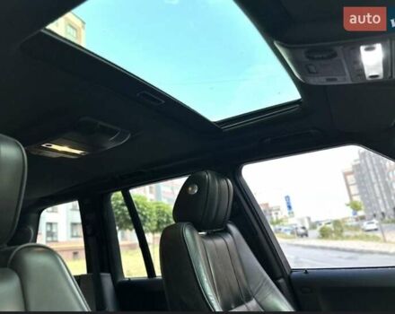 Чорний Ленд Ровер Рендж Ровер, об'ємом двигуна 5 л та пробігом 195 тис. км за 21000 $, фото 26 на Automoto.ua