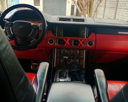 Черный Ленд Ровер Рендж Ровер, объемом двигателя 5 л и пробегом 244 тыс. км за 16000 $, фото 3 на Automoto.ua