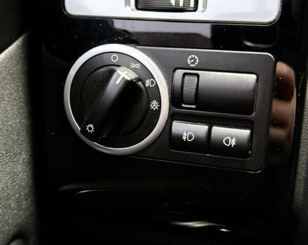 Черный Ленд Ровер Рендж Ровер, объемом двигателя 5 л и пробегом 294 тыс. км за 17000 $, фото 19 на Automoto.ua