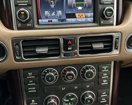 Черный Ленд Ровер Рендж Ровер, объемом двигателя 5 л и пробегом 168 тыс. км за 15900 $, фото 18 на Automoto.ua