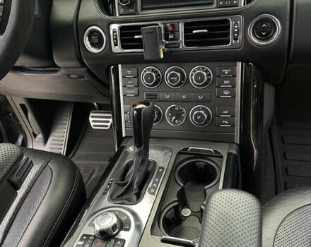 Чорний Ленд Ровер Рендж Ровер, об'ємом двигуна 5 л та пробігом 322 тис. км за 18000 $, фото 19 на Automoto.ua