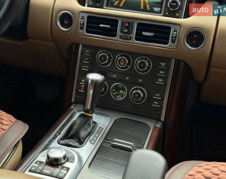 Чорний Ленд Ровер Рендж Ровер, об'ємом двигуна 5 л та пробігом 189 тис. км за 13300 $, фото 6 на Automoto.ua