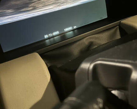 Чорний Ленд Ровер Рендж Ровер, об'ємом двигуна 5 л та пробігом 185 тис. км за 12500 $, фото 9 на Automoto.ua