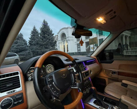 Черный Ленд Ровер Рендж Ровер, объемом двигателя 5 л и пробегом 240 тыс. км за 12500 $, фото 14 на Automoto.ua