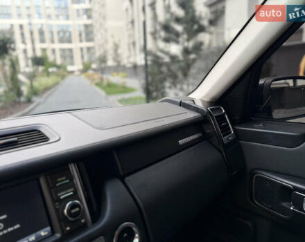 Чорний Ленд Ровер Рендж Ровер, об'ємом двигуна 5 л та пробігом 250 тис. км за 12500 $, фото 22 на Automoto.ua