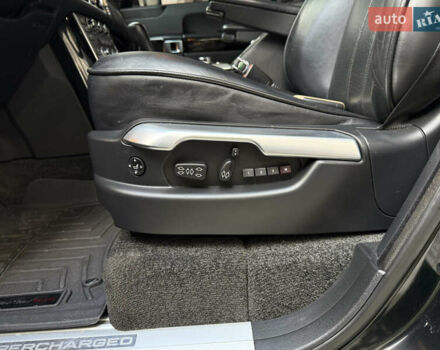 Чорний Ленд Ровер Рендж Ровер, об'ємом двигуна 5 л та пробігом 250 тис. км за 12500 $, фото 24 на Automoto.ua