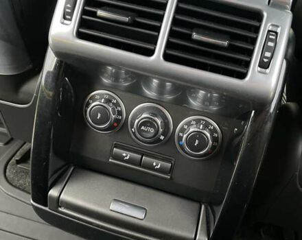 Чорний Ленд Ровер Рендж Ровер, об'ємом двигуна 5 л та пробігом 322 тис. км за 18000 $, фото 22 на Automoto.ua