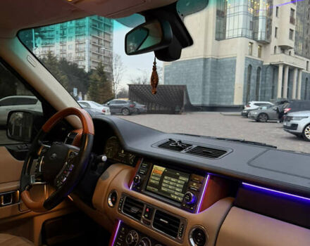 Черный Ленд Ровер Рендж Ровер, объемом двигателя 5 л и пробегом 240 тыс. км за 12500 $, фото 13 на Automoto.ua