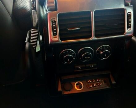 Чорний Ленд Ровер Рендж Ровер, об'ємом двигуна 5 л та пробігом 244 тис. км за 16000 $, фото 8 на Automoto.ua