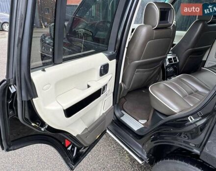 Чорний Ленд Ровер Рендж Ровер, об'ємом двигуна 5 л та пробігом 182 тис. км за 15999 $, фото 12 на Automoto.ua
