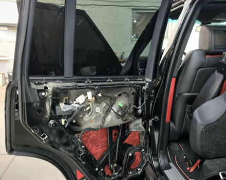 Черный Ленд Ровер Рендж Ровер, объемом двигателя 5 л и пробегом 194 тыс. км за 13690 $, фото 27 на Automoto.ua