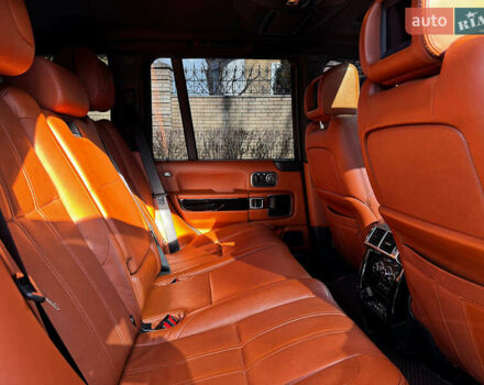 Чорний Ленд Ровер Рендж Ровер, об'ємом двигуна 5 л та пробігом 280 тис. км за 15490 $, фото 35 на Automoto.ua
