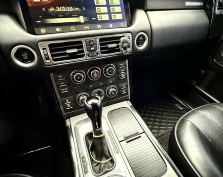 Черный Ленд Ровер Рендж Ровер, объемом двигателя 5 л и пробегом 294 тыс. км за 17000 $, фото 7 на Automoto.ua