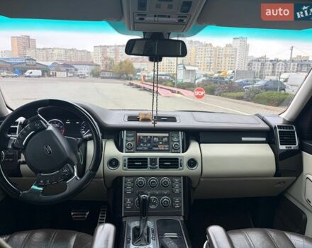 Чорний Ленд Ровер Рендж Ровер, об'ємом двигуна 5 л та пробігом 221 тис. км за 14200 $, фото 37 на Automoto.ua