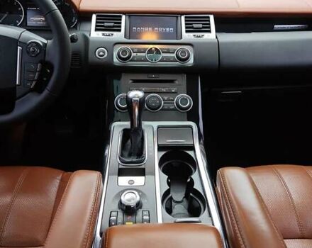 Черный Ленд Ровер Рендж Ровер, объемом двигателя 5 л и пробегом 210 тыс. км за 17000 $, фото 11 на Automoto.ua