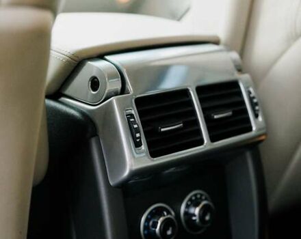 Чорний Ленд Ровер Рендж Ровер, об'ємом двигуна 4.37 л та пробігом 292 тис. км за 19900 $, фото 27 на Automoto.ua