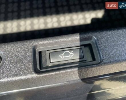 Чорний Ленд Ровер Рендж Ровер, об'ємом двигуна 5 л та пробігом 231 тис. км за 19500 $, фото 31 на Automoto.ua