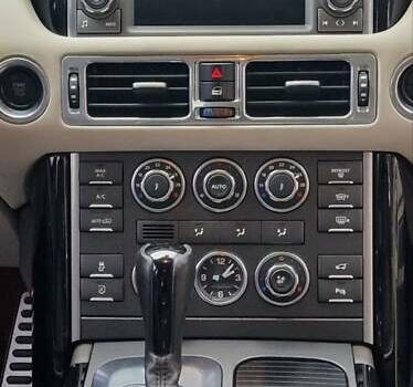 Чорний Ленд Ровер Рендж Ровер, об'ємом двигуна 5 л та пробігом 186 тис. км за 18700 $, фото 18 на Automoto.ua