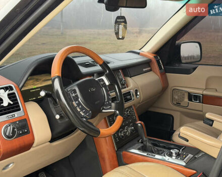 Черный Ленд Ровер Рендж Ровер, объемом двигателя 5 л и пробегом 195 тыс. км за 16000 $, фото 10 на Automoto.ua