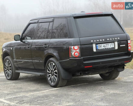 Черный Ленд Ровер Рендж Ровер, объемом двигателя 5 л и пробегом 195 тыс. км за 16000 $, фото 4 на Automoto.ua