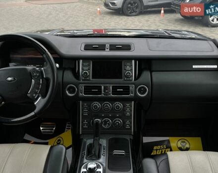 Чорний Ленд Ровер Рендж Ровер, об'ємом двигуна 5 л та пробігом 129 тис. км за 24999 $, фото 12 на Automoto.ua