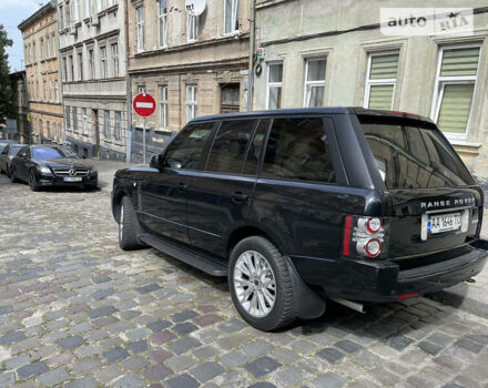 Черный Ленд Ровер Рендж Ровер, объемом двигателя 5 л и пробегом 236 тыс. км за 18000 $, фото 2 на Automoto.ua