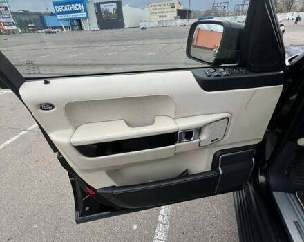 Черный Ленд Ровер Рендж Ровер, объемом двигателя 5 л и пробегом 175 тыс. км за 17500 $, фото 3 на Automoto.ua