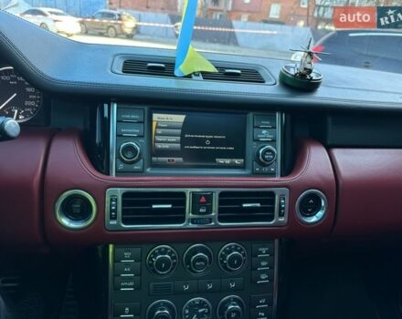 Чорний Ленд Ровер Рендж Ровер, об'ємом двигуна 5 л та пробігом 372 тис. км за 12500 $, фото 46 на Automoto.ua