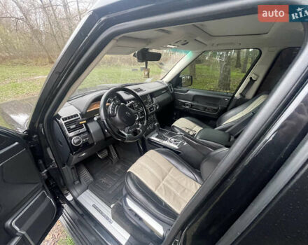 Чорний Ленд Ровер Рендж Ровер, об'ємом двигуна 5 л та пробігом 217 тис. км за 15500 $, фото 11 на Automoto.ua