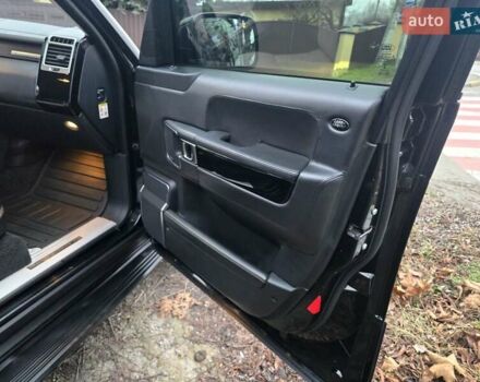 Черный Ленд Ровер Рендж Ровер, объемом двигателя 5 л и пробегом 199 тыс. км за 17000 $, фото 21 на Automoto.ua