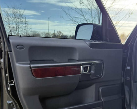 Чорний Ленд Ровер Рендж Ровер, об'ємом двигуна 4.37 л та пробігом 300 тис. км за 18999 $, фото 16 на Automoto.ua