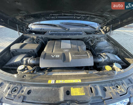 Чорний Ленд Ровер Рендж Ровер, об'ємом двигуна 5 л та пробігом 258 тис. км за 17000 $, фото 19 на Automoto.ua