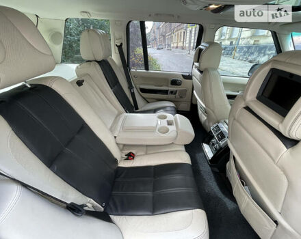 Черный Ленд Ровер Рендж Ровер, объемом двигателя 5 л и пробегом 236 тыс. км за 18000 $, фото 13 на Automoto.ua