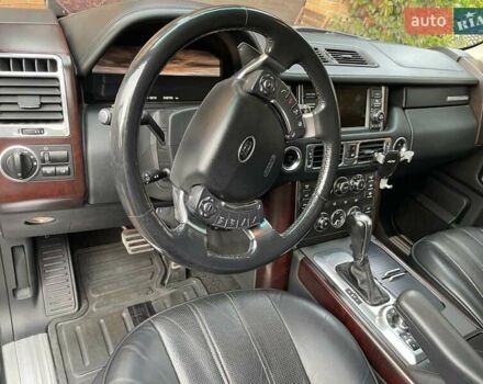 Черный Ленд Ровер Рендж Ровер, объемом двигателя 5 л и пробегом 250 тыс. км за 17700 $, фото 10 на Automoto.ua