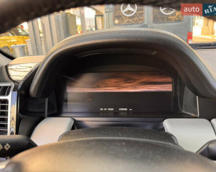 Черный Ленд Ровер Рендж Ровер, объемом двигателя 5 л и пробегом 236 тыс. км за 18000 $, фото 22 на Automoto.ua