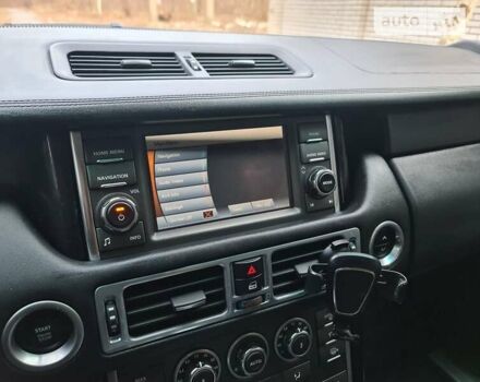 Черный Ленд Ровер Рендж Ровер, объемом двигателя 5 л и пробегом 137 тыс. км за 18000 $, фото 44 на Automoto.ua