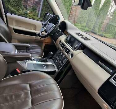 Чорний Ленд Ровер Рендж Ровер, об'ємом двигуна 5 л та пробігом 186 тис. км за 18700 $, фото 12 на Automoto.ua