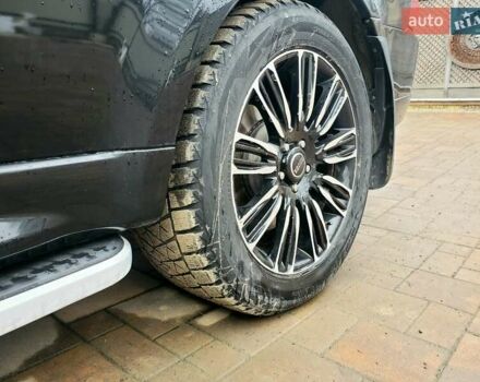 Черный Ленд Ровер Рендж Ровер, объемом двигателя 5 л и пробегом 235 тыс. км за 15000 $, фото 18 на Automoto.ua