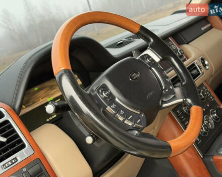 Черный Ленд Ровер Рендж Ровер, объемом двигателя 5 л и пробегом 195 тыс. км за 16000 $, фото 12 на Automoto.ua