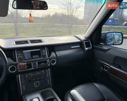 Чорний Ленд Ровер Рендж Ровер, об'ємом двигуна 4.37 л та пробігом 300 тис. км за 18999 $, фото 15 на Automoto.ua