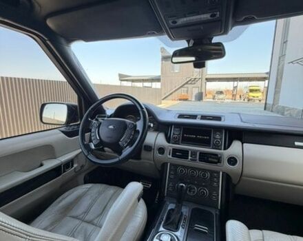 Чорний Ленд Ровер Рендж Ровер, об'ємом двигуна 5 л та пробігом 181 тис. км за 17999 $, фото 44 на Automoto.ua