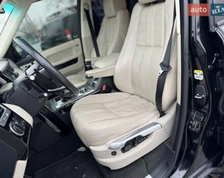 Чорний Ленд Ровер Рендж Ровер, об'ємом двигуна 5 л та пробігом 163 тис. км за 11990 $, фото 19 на Automoto.ua