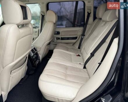 Чорний Ленд Ровер Рендж Ровер, об'ємом двигуна 5 л та пробігом 163 тис. км за 11990 $, фото 27 на Automoto.ua