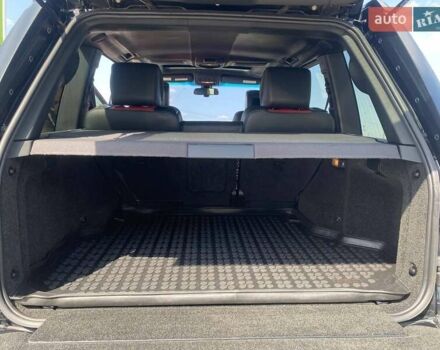 Чорний Ленд Ровер Рендж Ровер, об'ємом двигуна 5 л та пробігом 231 тис. км за 19500 $, фото 30 на Automoto.ua