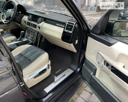 Черный Ленд Ровер Рендж Ровер, объемом двигателя 5 л и пробегом 236 тыс. км за 18000 $, фото 17 на Automoto.ua