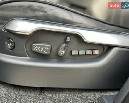 Чорний Ленд Ровер Рендж Ровер, об'ємом двигуна 5 л та пробігом 105 тис. км за 25000 $, фото 7 на Automoto.ua