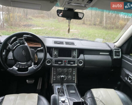 Чорний Ленд Ровер Рендж Ровер, об'ємом двигуна 5 л та пробігом 217 тис. км за 15500 $, фото 8 на Automoto.ua